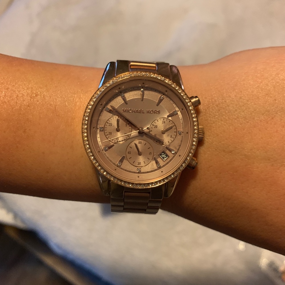Rose gold Michael Kors watch - Picture 4 of 4